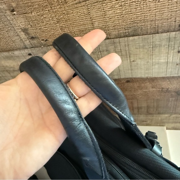 Tumi T-Tech Network T-Pass Expandable Solid Nylon Messenger Briefcase Bag - Picture 7 of 15